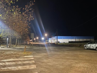 Alcarràs estrena la millora i el reforç de la il·luminació a la zona del Parc de la Via