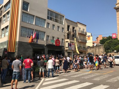 Minut de silenci a Alcarràs per condemnar els atacs terroristes de Barcelona i Cambrils